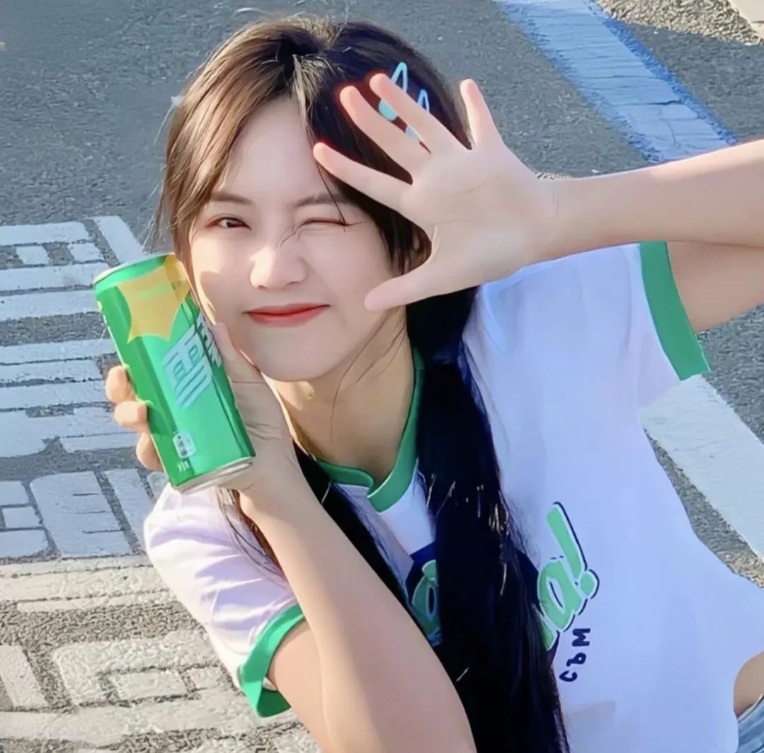 黑夜中的玻璃人偶